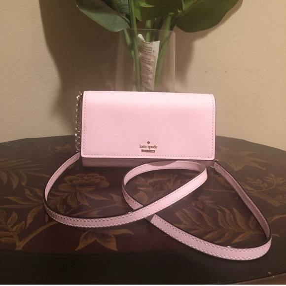 kate spade Handbags - ⚡SALE⚡ Kate Spade Crossbody Bag